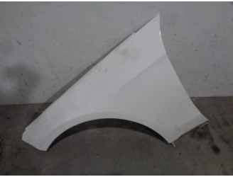 Recambio de aleta delantera izquierda para mercedes-benz clase e (w212) lim. 2.1 cdi cat referencia OEM IAM A2128801118 BLANCA 