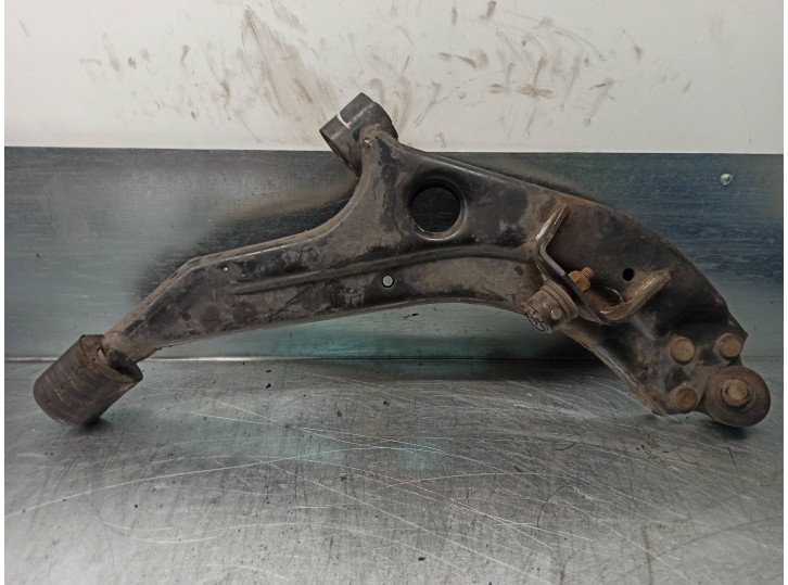 Replacement front right lower suspension arm for Daewoo Leganza 2.0 CAT OEM IAM reference 96213118 