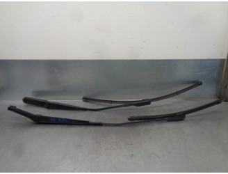 Recambio de brazo limpia delantero derecho para audi a1 (8xk) adrenalin referencia OEM IAM 8X1955408A1P9 8X1955407A1P9 