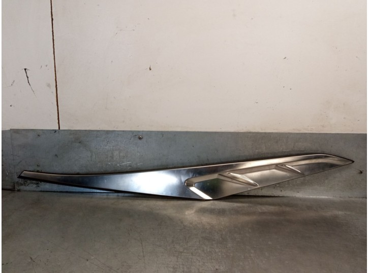 Recambio de molduras traseras para hyundai tucson hybrid referencia OEM IAM 87860N7000 87860N7000 