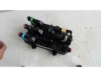 Recambio de caja reles / fusibles para opel astra h ber. 1.6 16v cat referencia OEM IAM 13181278 5DK00866931 