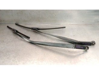 Recambio de brazo limpia delantero derecho para toyota c-hr (_x1_) 1.8 hybrid (zyx10_, zyx11_) referencia OEM IAM 85211F4011 852