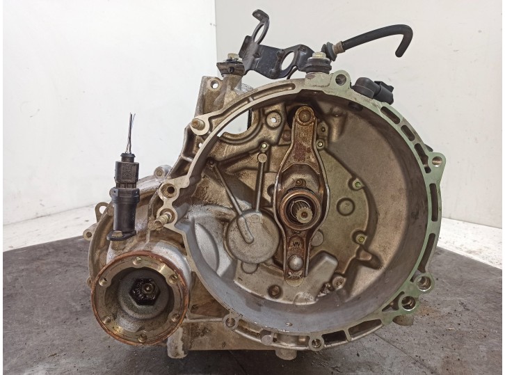 Replacement of gearbox for Skoda Fabia (6Y2/6Y3) 1.4 OEM IAM reference FCM BASKET 1