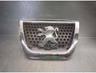 Recambio de rejilla delantera para peugeot 3008 referencia OEM IAM 9685973077 