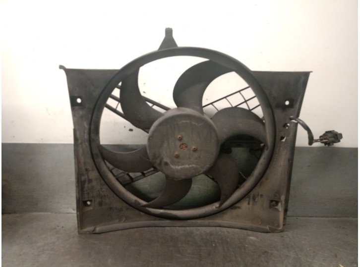 Recambio de electroventilador para bmw 3 (e46) 320 d referencia OEM IAM 7786009 17117801423 0130303846 BOSCH