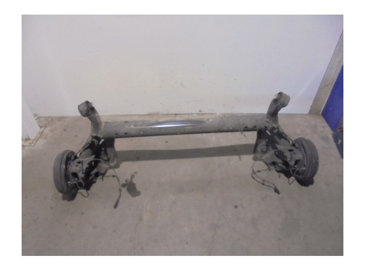 Recambio de puente trasero para ford transit courier ambiente referencia OEM IAM 1837273 TAMBOR 4 AGUJEROS BURRA 16