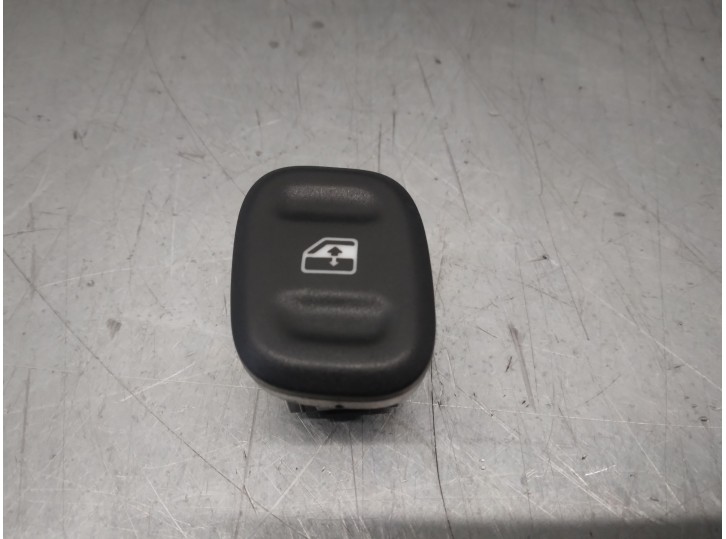 Replacement front left window switch for Fiat Panda (319) 1.2 cat OEM IAM reference 735536759 
