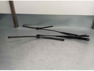 Replacement front right wiper arm for Volkswagen Golf V sedan (1K1) Conceptline (E) OEM IAM reference 