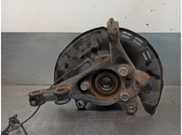 Recambio de mangueta delantera derecha para toyota yaris 1.5 16v cat referencia OEM IAM 4321102410  