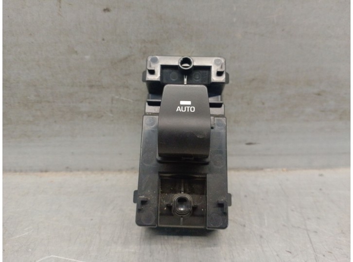 Replacement right front window regulator switch for Hyundai Ioniq (AE) 1.6 GDI Hybrid OEM IAM reference 93575G2060 