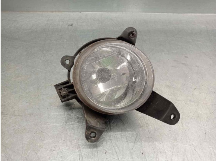 Recambio de faro antiniebla derecho para kia carens 2.0 crdi ex monovolumen referencia OEM IAM 