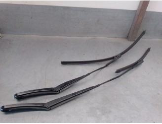 Recambio de brazo limpia delantero derecho para bmw x1 (f48) sdrive 16 d referencia OEM IAM 7360515 61615A27D68 