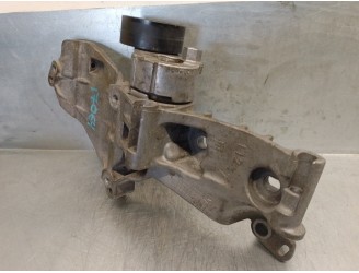 Recambio de soporte alternador para renault scenic ii 1.5 dci diesel referencia OEM IAM 8200669495 