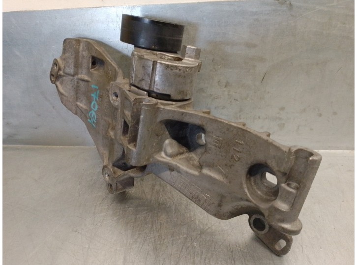 Recambio de soporte alternador para renault scenic ii 1.5 dci diesel referencia OEM IAM 8200669495 