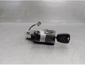 Replacement ignition switch for Citroën C4 Saloon 1.6 16V HDi OEM IAM reference 9663123380 DELPHI