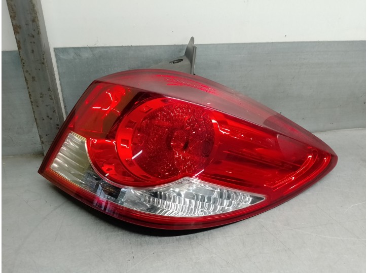 Recambio de piloto trasero derecho para chevrolet cruze 1.6 cat referencia OEM IAM 95127057  5 PUERTAS