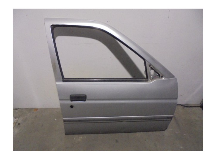 Recambio de puerta delantera derecha para ford orion celebration referencia OEM IAM 6871073 GRIS 4 PUERTAS