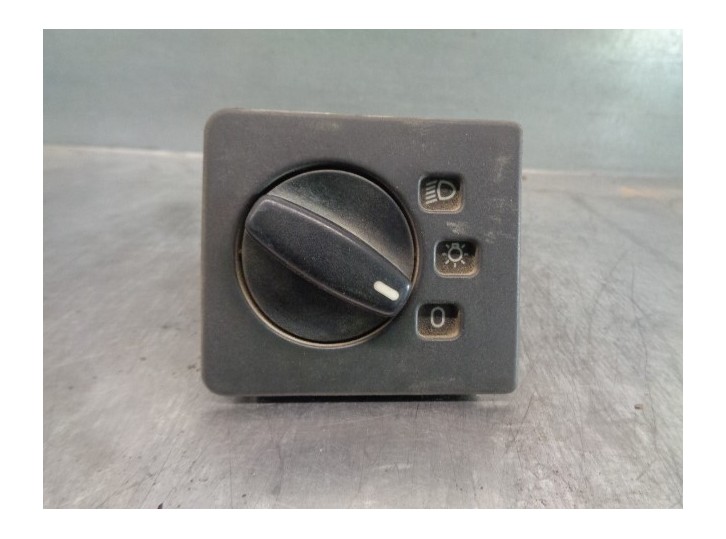 Recambio de mando luces salpicadero para peugeot boxer caja cerr. acristalado (rs2850)(230)(´02) 1400 td referencia OEM IAM 6253