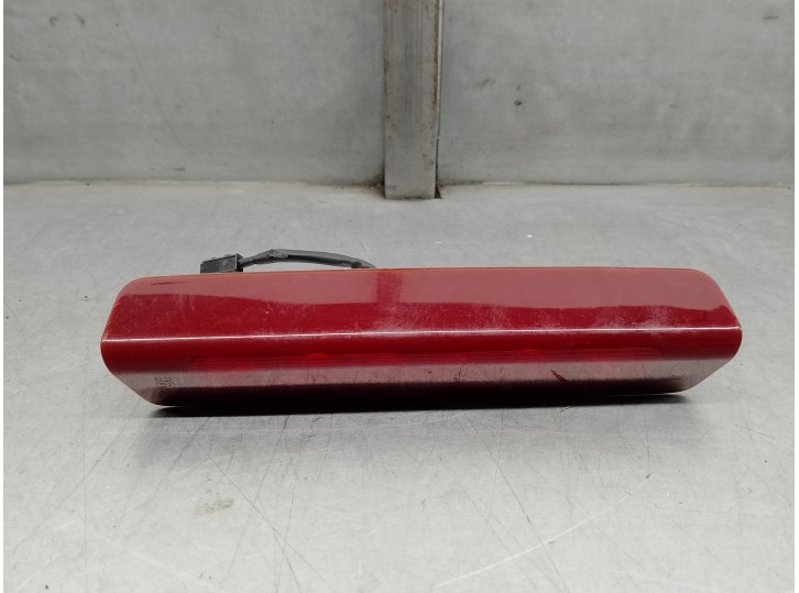 Recambio de luz central de freno para chevrolet cruze 1.6 cat referencia OEM IAM 95464677  