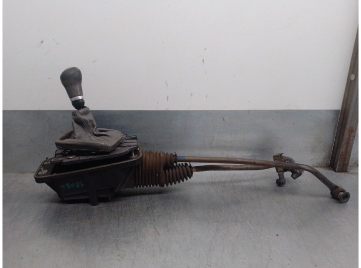 Recambio de palanca cambio para audi a4 berlina (8e) 2.0 20v cat (alt) referencia OEM IAM 8E0711025 8E0711025 