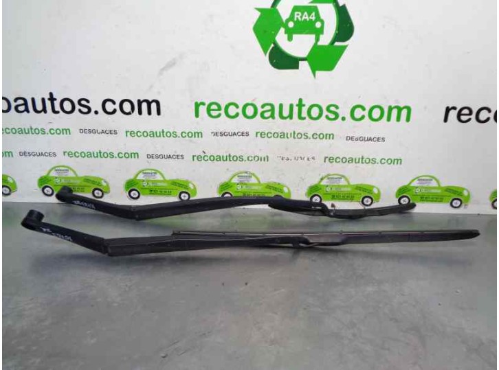 Recambio de brazo limpia delantero derecho para hyundai i40 1.7 crdi cat referencia OEM IAM 983213Z000  