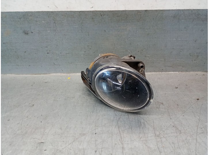 Replacement left fog light for Volkswagen Passat B6 (3C2) 2.0 TDI OEM IAM reference 3C0941699B 3C0941699B 