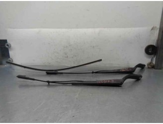 Recambio de brazo limpia delantero derecho para mercedes-benz sprinter ii caja cerrada cdi cat referencia OEM IAM A9068200644 