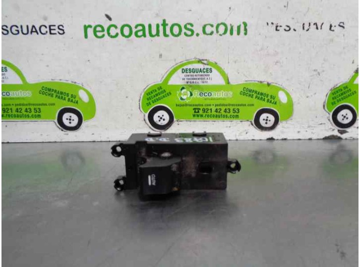 Recambio de mando elevalunas delantero derecho para hyundai i40 1.7 crdi cat referencia OEM IAM 935763Z000  