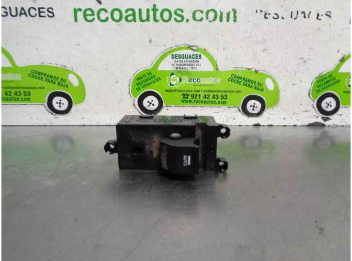 Recambio de mando elevalunas trasero izquierdo para hyundai i40 1.7 crdi cat referencia OEM IAM 935803Z0004X 