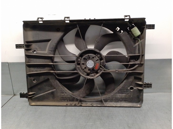 Recambio de electroventilador para chevrolet cruze 1.6 cat referencia OEM IAM 13427159 0130308451 BOSCH