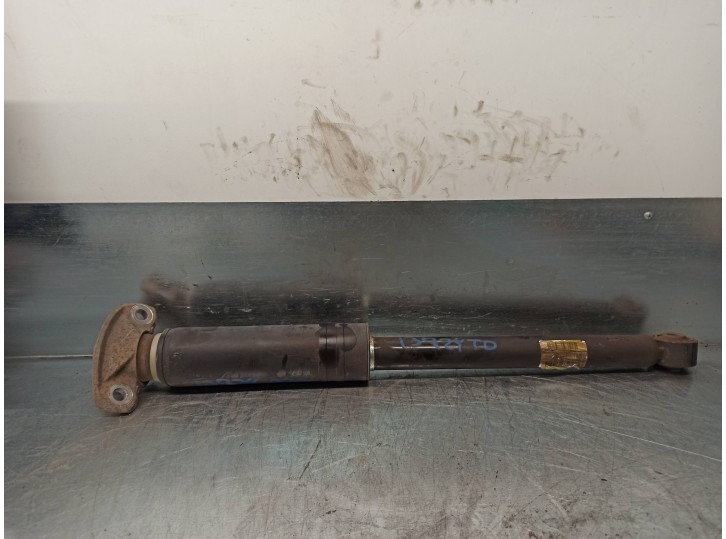 Recambio de amortiguador trasero derecho para chevrolet cruze 1.8 cat referencia OEM IAM 1332640  