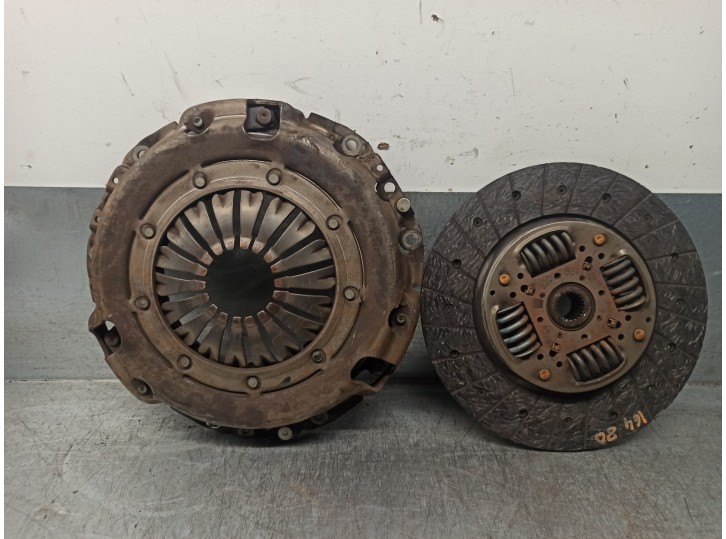Replacement clutch kit for Renault Master from ´98 2.2 diesel OEM IAM reference 8200534850 195159 VALEO