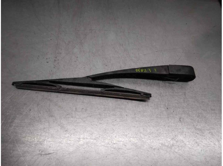 Recambio de brazo limpia trasero para kia cee´d emotion referencia OEM IAM 988111H000 