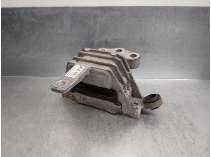 Recambio de soporte motor derecho para opel insignia berlina 2.0 cdti cat referencia OEM IAM 13227717 