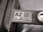 Recambio de soporte motor derecho para opel insignia berlina 2.0 cdti cat referencia OEM IAM 13227717 