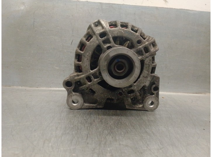 Recambio de alternador para seat mii (kf1) 1.0 referencia OEM IAM 04C903023B F000BL0636 BOSCH