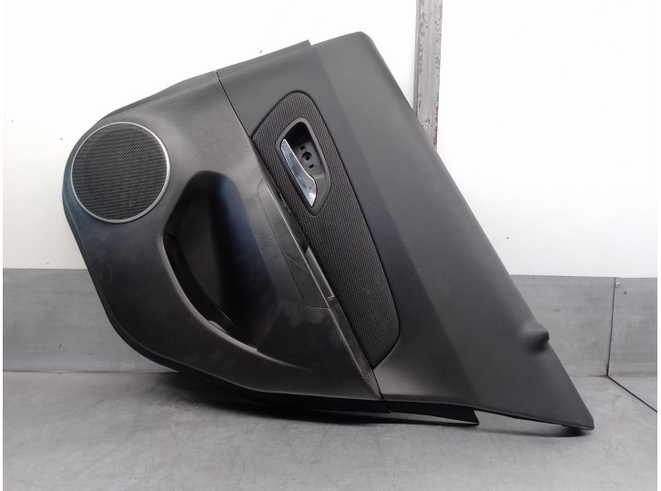 Recambio de guarnecido puerta trasera derecha para chevrolet cruze 1.6 cat referencia OEM IAM 95184687  5 PUERTAS