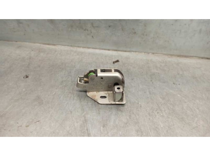 Replacement boot/tailgate lock for Volkswagen Crafter closed box 2.0 TDI OEM IAM reference A9067401235 5 DOORS