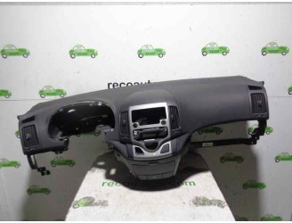 Recambio de salpicadero para hyundai i30 1.4 cat referencia OEM IAM 847112R000 NEGRO 