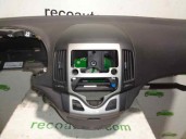 Recambio de salpicadero para hyundai i30 1.4 cat referencia OEM IAM 847112R000 NEGRO 