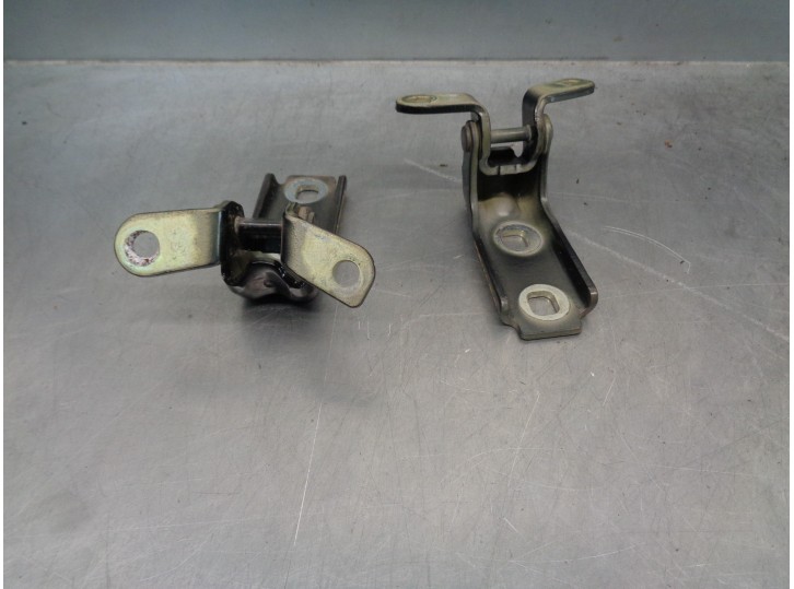 Recambio de bisagra puerta para chevrolet cruze 1.8 cat referencia OEM IAM 