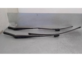 Recambio de brazo limpia delantero derecho para skoda octavia berlina (1z3) 2.0 tdi referencia OEM IAM 1Z1955409 