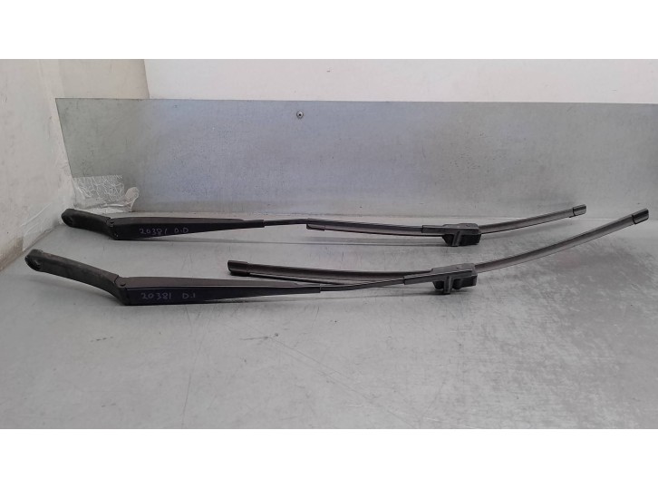 Recambio de brazo limpia delantero derecho para skoda octavia berlina (1z3) 2.0 tdi referencia OEM IAM 1Z1955409  