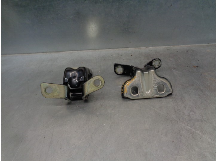 Recambio de bisagra puerta para chevrolet cruze 1.8 cat referencia OEM IAM 