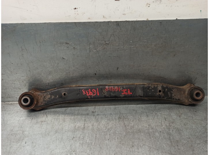 Recambio de brazo suspension superior trasero izquierdo para kia carens (un) 2.0 crdi referencia OEM IAM 551001D000  