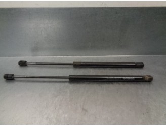 Replacement trunk/tailgate struts for Mercedes-Benz C-Class (W202) Saloon 2.2 CDi 16V CAT OEM IAM reference A20298