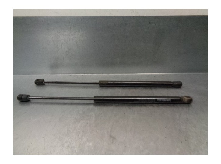 Replacement trunk/tailgate struts for Mercedes-Benz C-Class (W202) Saloon 2.2 CDi 16V CAT OEM IAM reference A20298