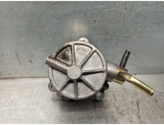 Recambio de depresor freno / bomba vacio para mazda 323 berlina f/s (bj) 2.0 turbodiesel referencia OEM IAM RF2A18G00A 