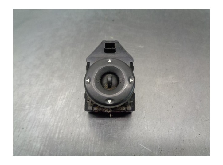 Replacement mirror control for Kia Magentis 2.0 CRDi OEM IAM reference 457480 