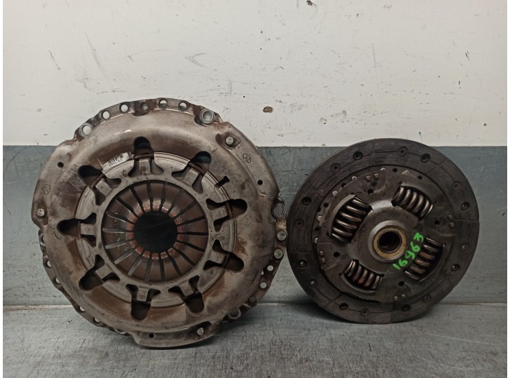 Recambio de kit embrague para ford fiesta (cb1) 1.4 tdci cat referencia OEM IAM 8V217563BD LUK